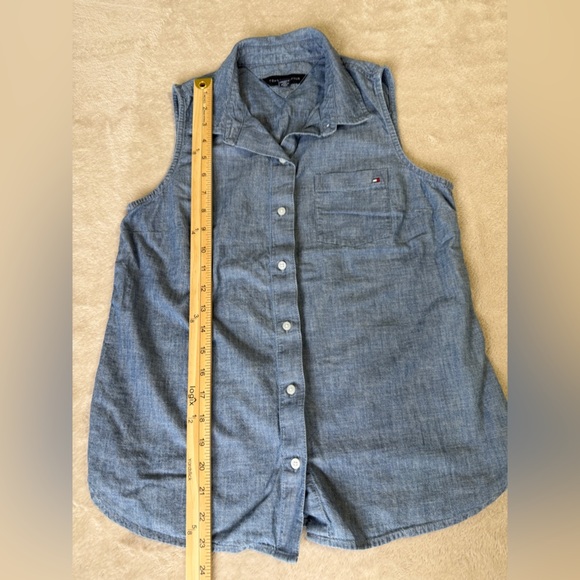 Tommy Hilfiger Blue Denim  Sleeveless Button up Blouse - Picture 6 of 7